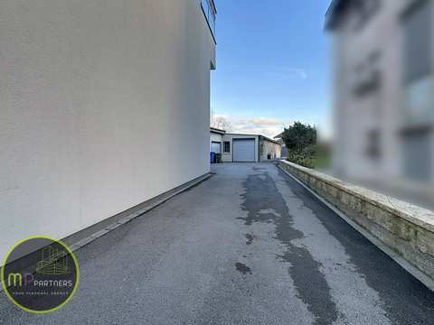 Hall de stockage de +/- 84m²