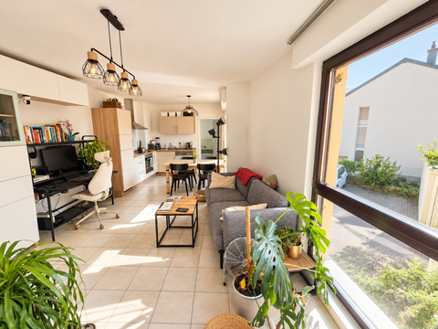 BERCHEM : A LOUER AU CALME A 15 MIN DE LA CLOCHE D'OR très bel appartement 1 CH + 2 balcons + cave + parking