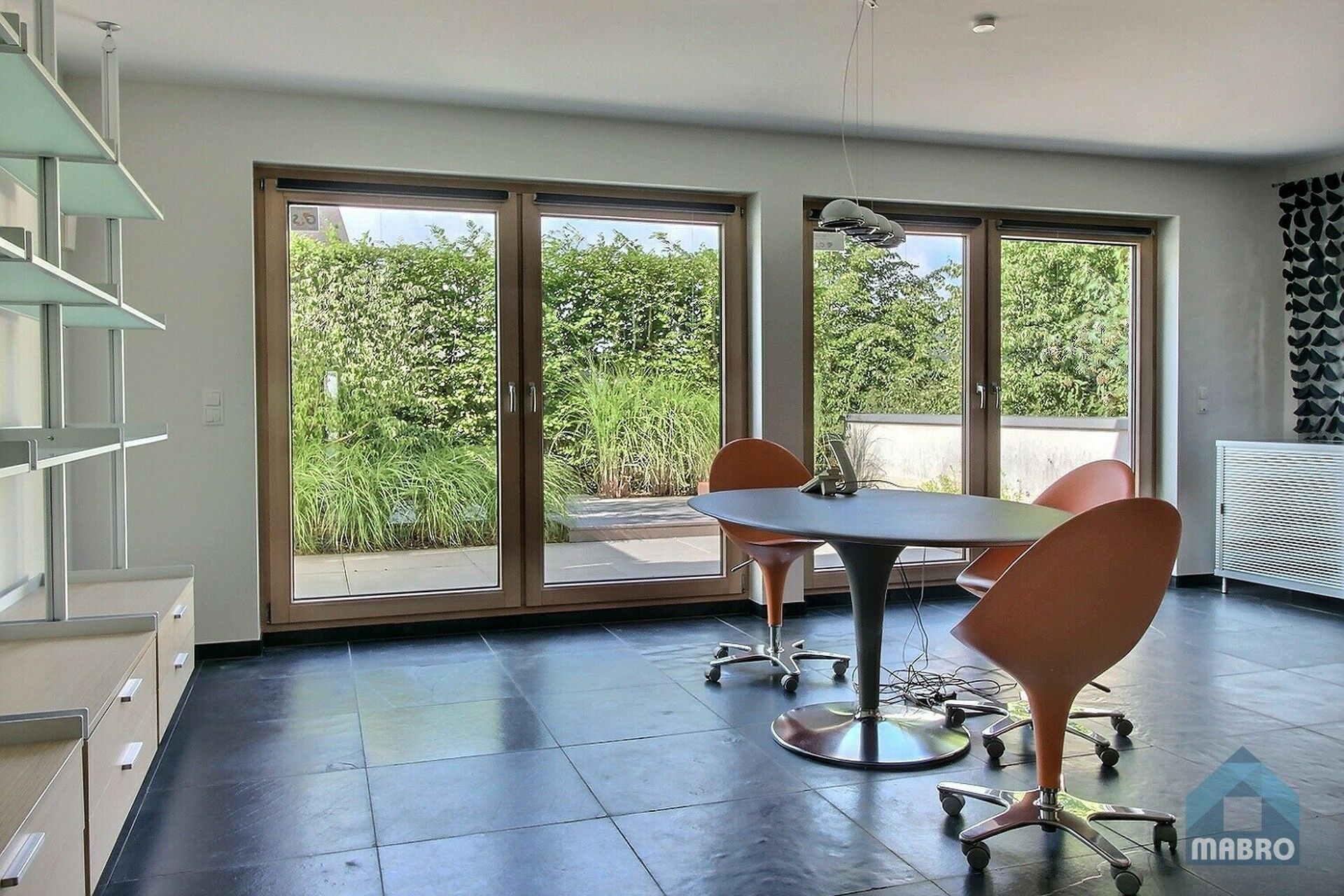 BUREAU à 2 CHAMBRES/PIÈCES  à LIMPERTSBERG