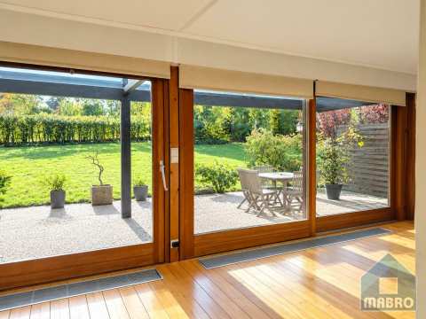 Maison libre de 4 côtés sur magnifique terrain
